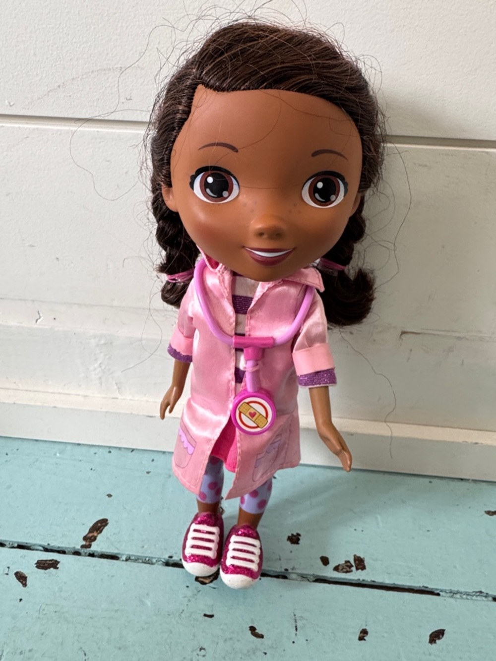Disney Junior Doc McStuffins A Trip to the Clinic 11.5 Inch Doll for Ages 3 Up
